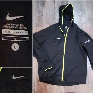 Nike windbreaker  Green and black Large unisex